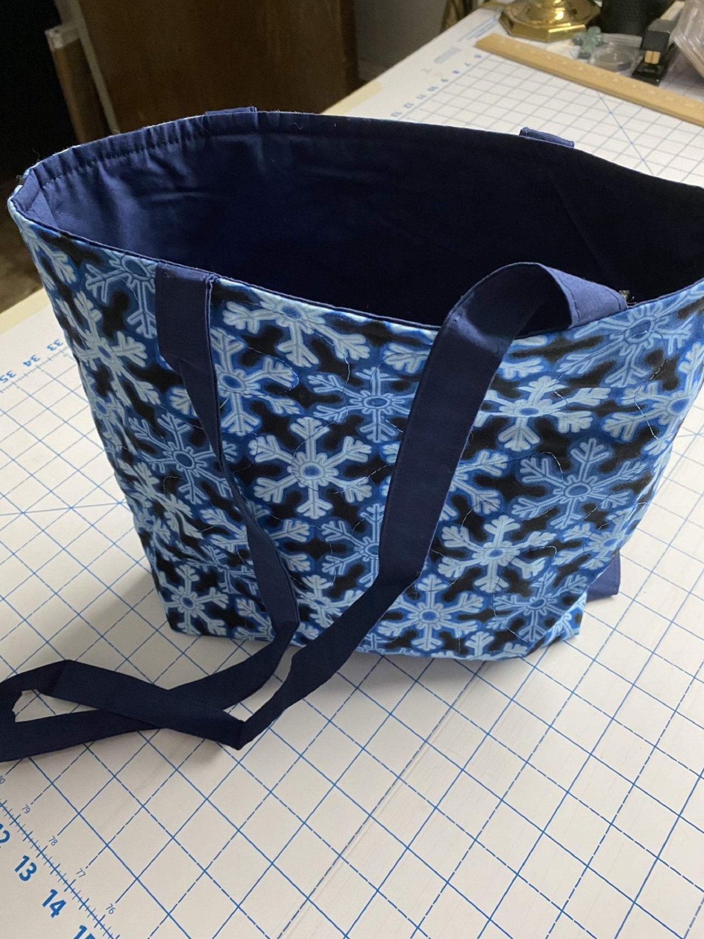 Blue Snowflakes w/Blue Lining— Machine-Quilted Tote Bag
